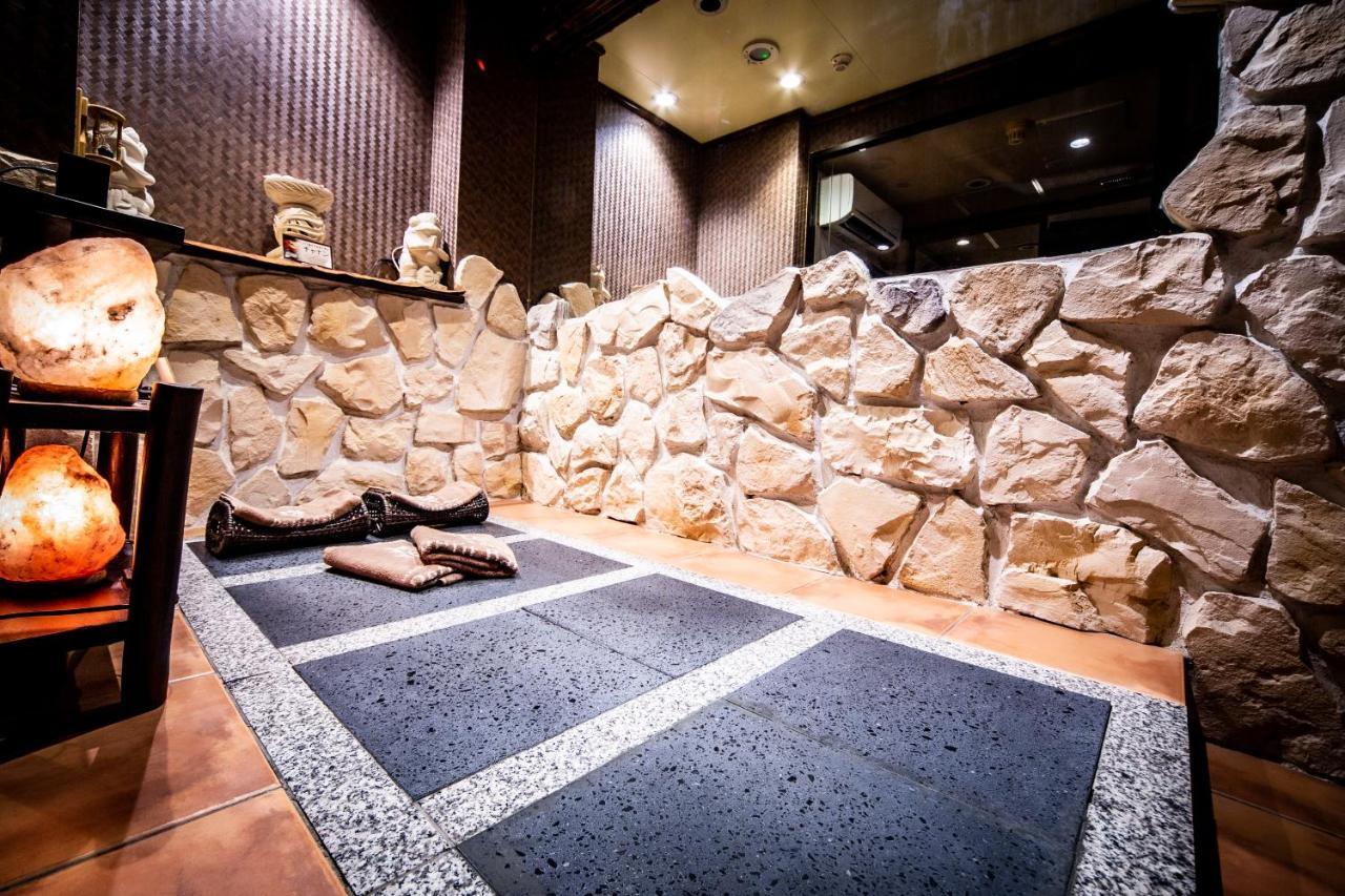 Petit Bali Ikebukuro (Adults Only) Hotel Tokio Buitenkant foto